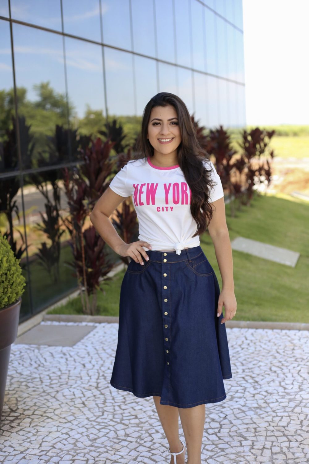 Saia Jeans Godê e T-shirt New York em Áquila Tauheny Store | Moda Evangélica