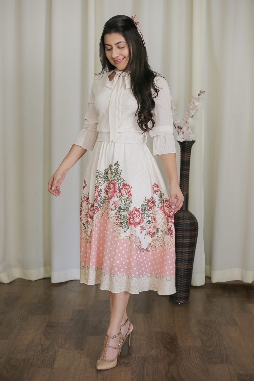 Vestido Midi Floral Jany Pim em Áquila Tauheny Store | Moda Evangélica
