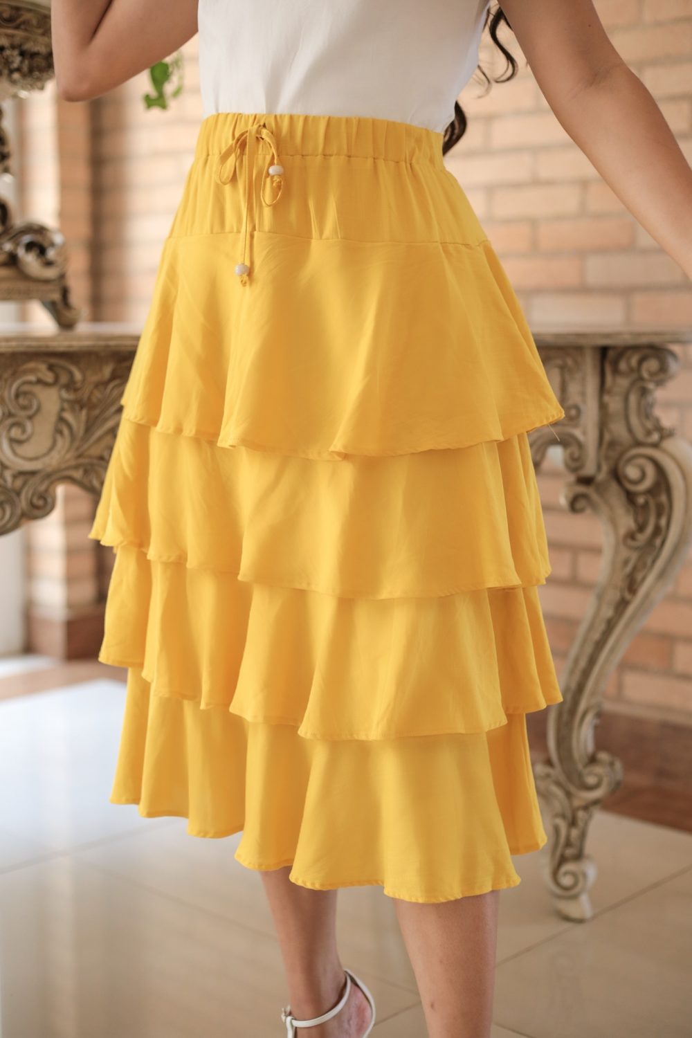 Saia Midi Yellow em Áquila Tauheny Store | Moda Evangélica