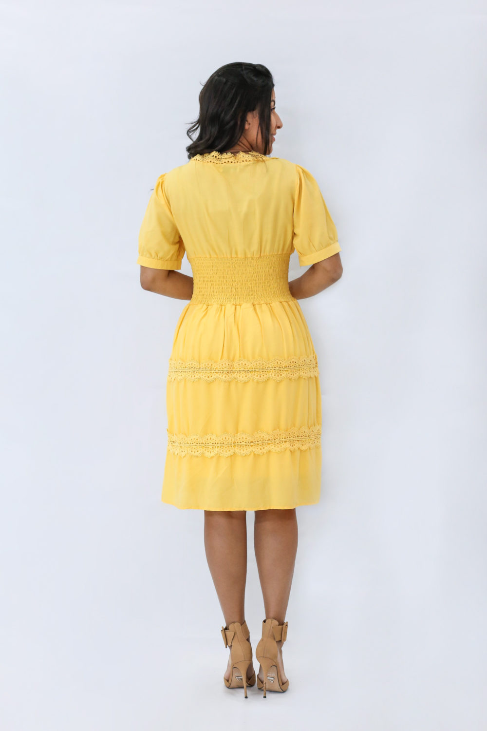 Vestido Amarelo Godê em Áquila Tauheny Store | Moda Evangélica