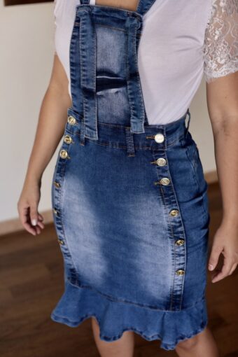 Jardineira Jeans com Botões em Áquila Tauheny Store | Moda Evangélica