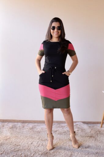 Vestido de Malha Preto com Rosa em Áquila Tauheny Store | Moda Evangélica
